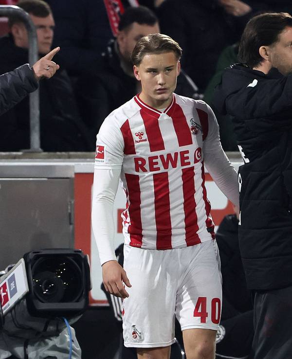 Lukas Kwasniok wechselt Fynn Schenten ein.