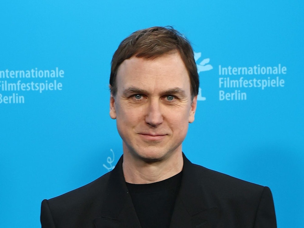 Bei der jüngsten Aufführung des Theaterstücks „Richard III.“ mit Lars Eidinger kam es in Berlin zu einem blutigen Zwischenfall. (Bild: Getty Images / Arturo Holmes)