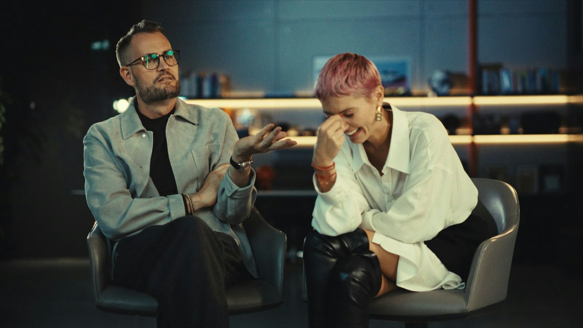 Power-Paar: Constantin Buschmann, CEO und Eigentümer von Brabus, und seine Partnerin Mili Umicevic sind sich in Stilfragen nicht immer einig. Aber sie ziehen trotzdem an einem Strang. (Bild: i&u Studios / Brabus)