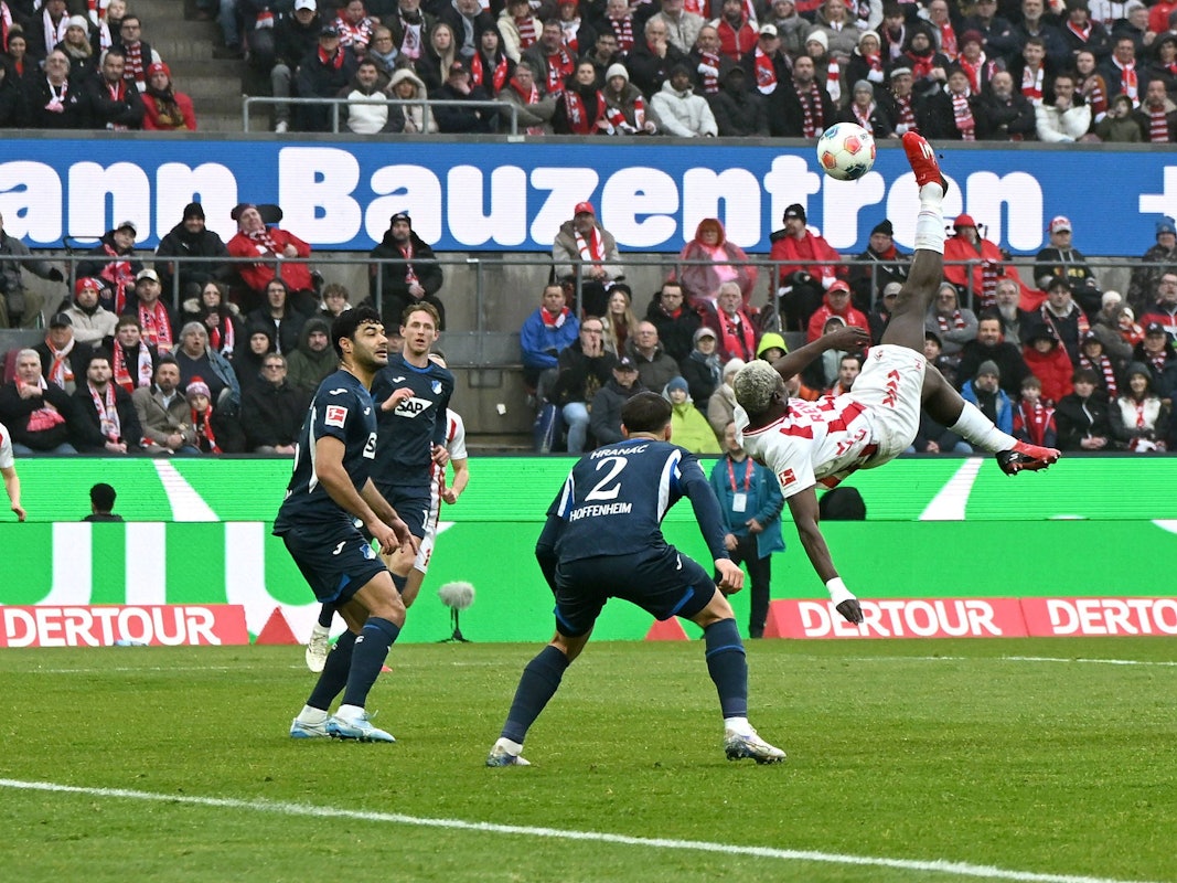 Ragnar Ache trifft gegen Hoffenheim per Fallrückzieher.