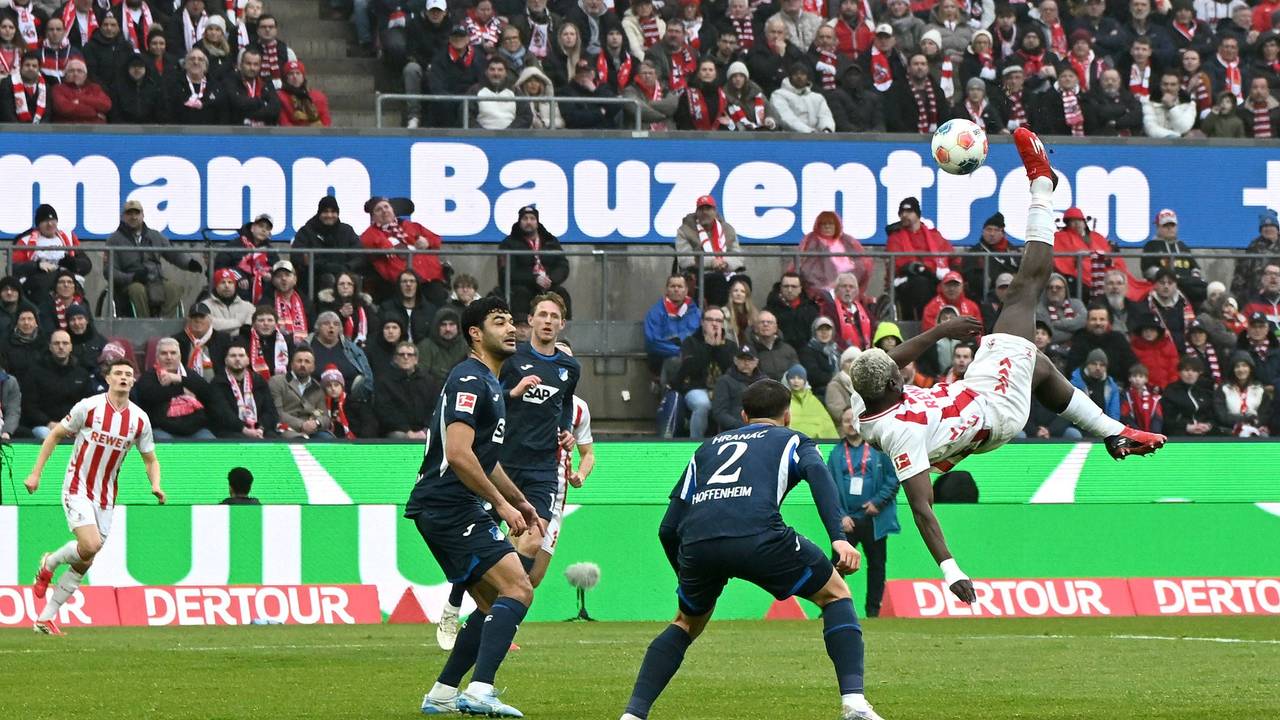 Ragnar Ache trifft gegen Hoffenheim per Fallrückzieher.