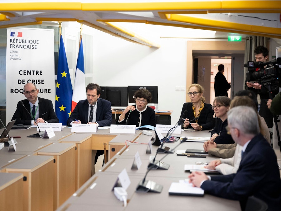 Mathieu Lefevre und Monique Barbut bei Krisensitzung