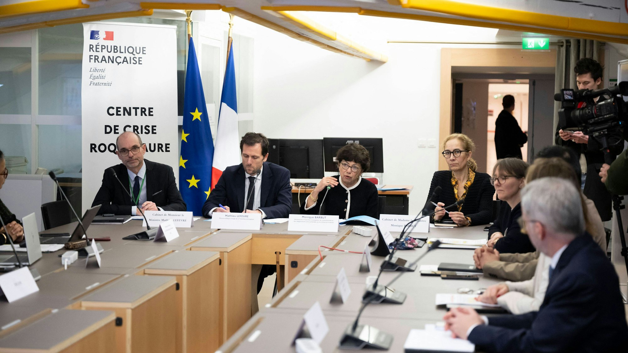 Mathieu Lefevre und Monique Barbut bei Krisensitzung