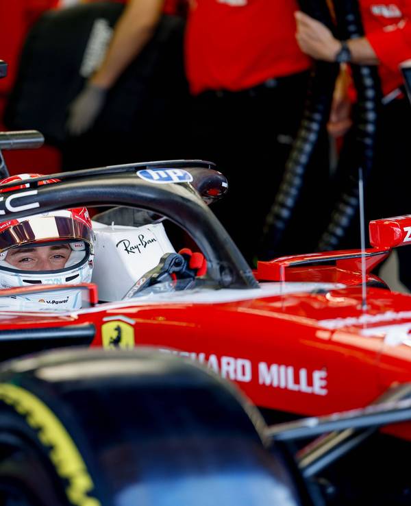 Charles Leclerc in seinem Ferrari-Boliden.