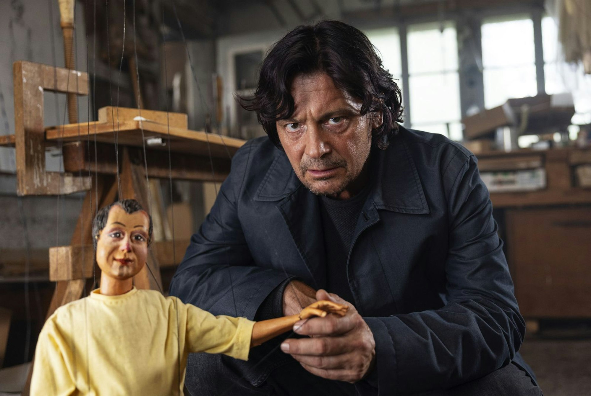 Fritz Karl spielt auch in „Der Salzburg-Krimi - Am seidenen Faden“ den Kriminalpsychologen Meiberger. Am Donnerstag, 5. März, wird der zweite Film aus der Reihe „der Salzburg-Krimi“ ausgestrahlt. (Bild: ARD Degeto Film/Mona Film/Tivoli Film/Victoria Herbig)