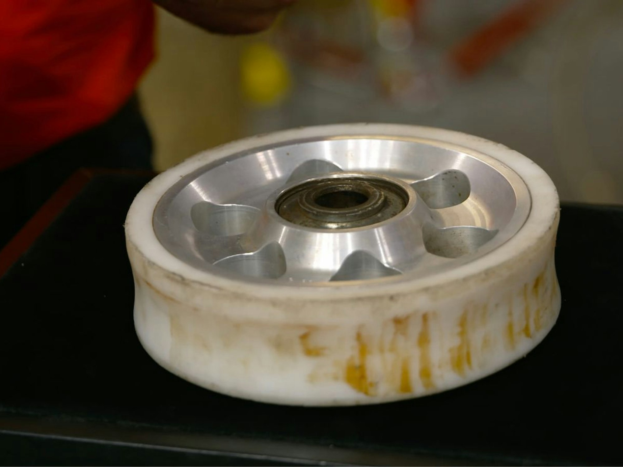 Für das aus Aluminium, Edelstahl und Polyamid gefertigte Relikt hoffte die Verkäuferin auf 100 bis 150 Euro. (Bild: ZDF)