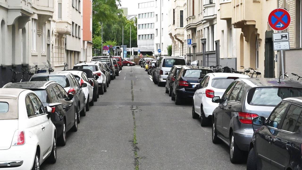 In vielen Veedeln ist die Parkplatzsituation angespannt.