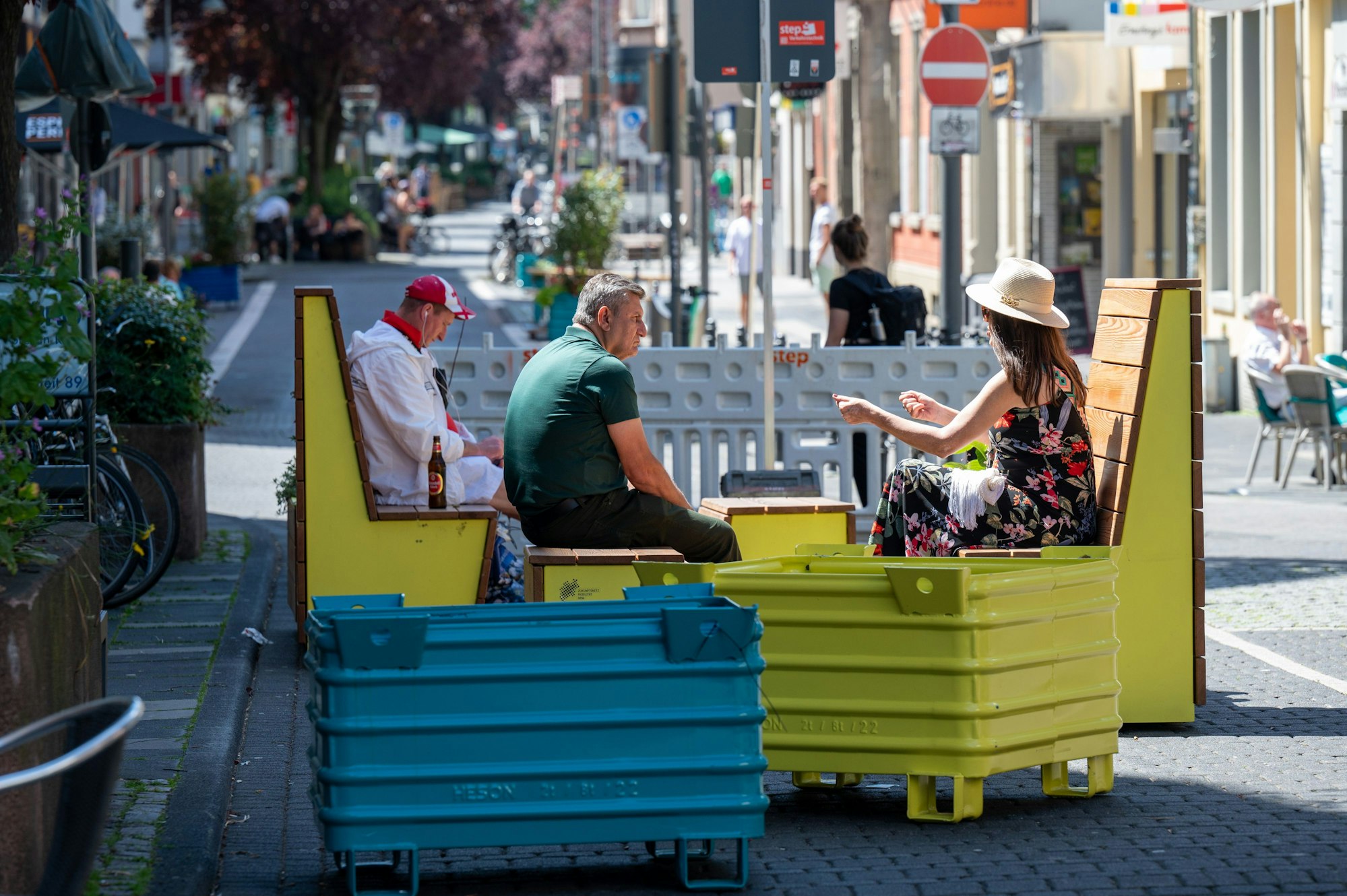 Die Deutzer Freiheit während des umstrittenen Verkehrsversuchs im Juni 2022.
