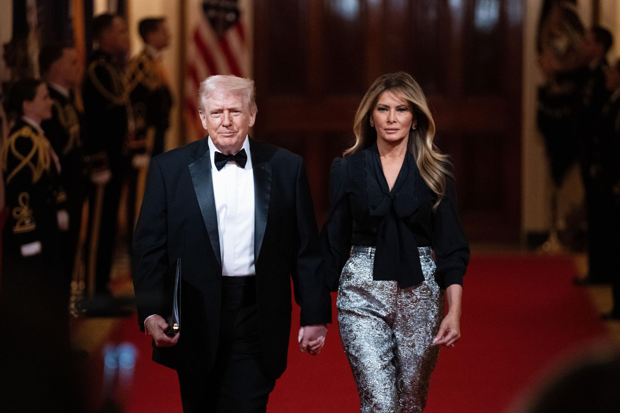 US-Präsident Donald Trump und First Lady Melania Trump kommen zum Abendessen der National Governors Association im Weißen Haus.