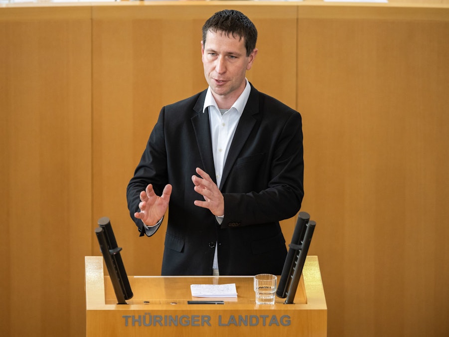 Markus Gleichmann spricht am Rednerpult