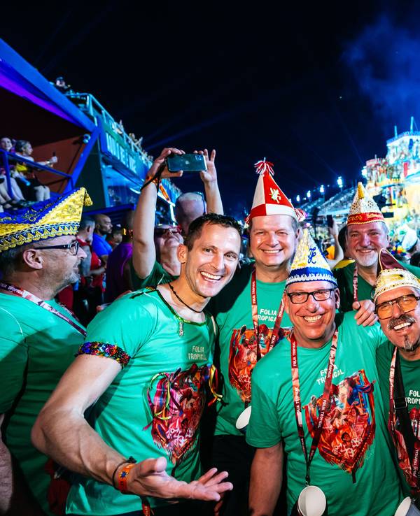 Kölner Jecke im Sambódromo in Rio de Janeiro.