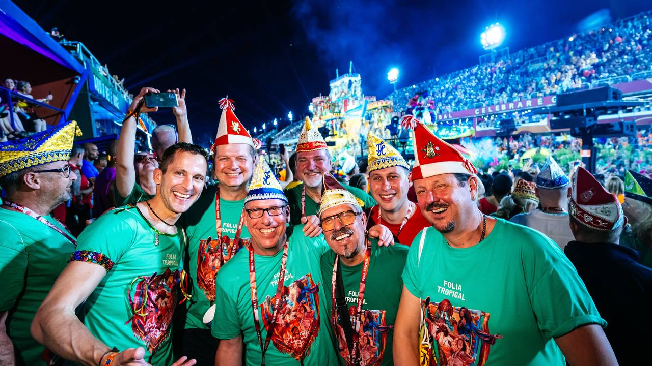 Kölner Jecke im Sambódromo in Rio de Janeiro.