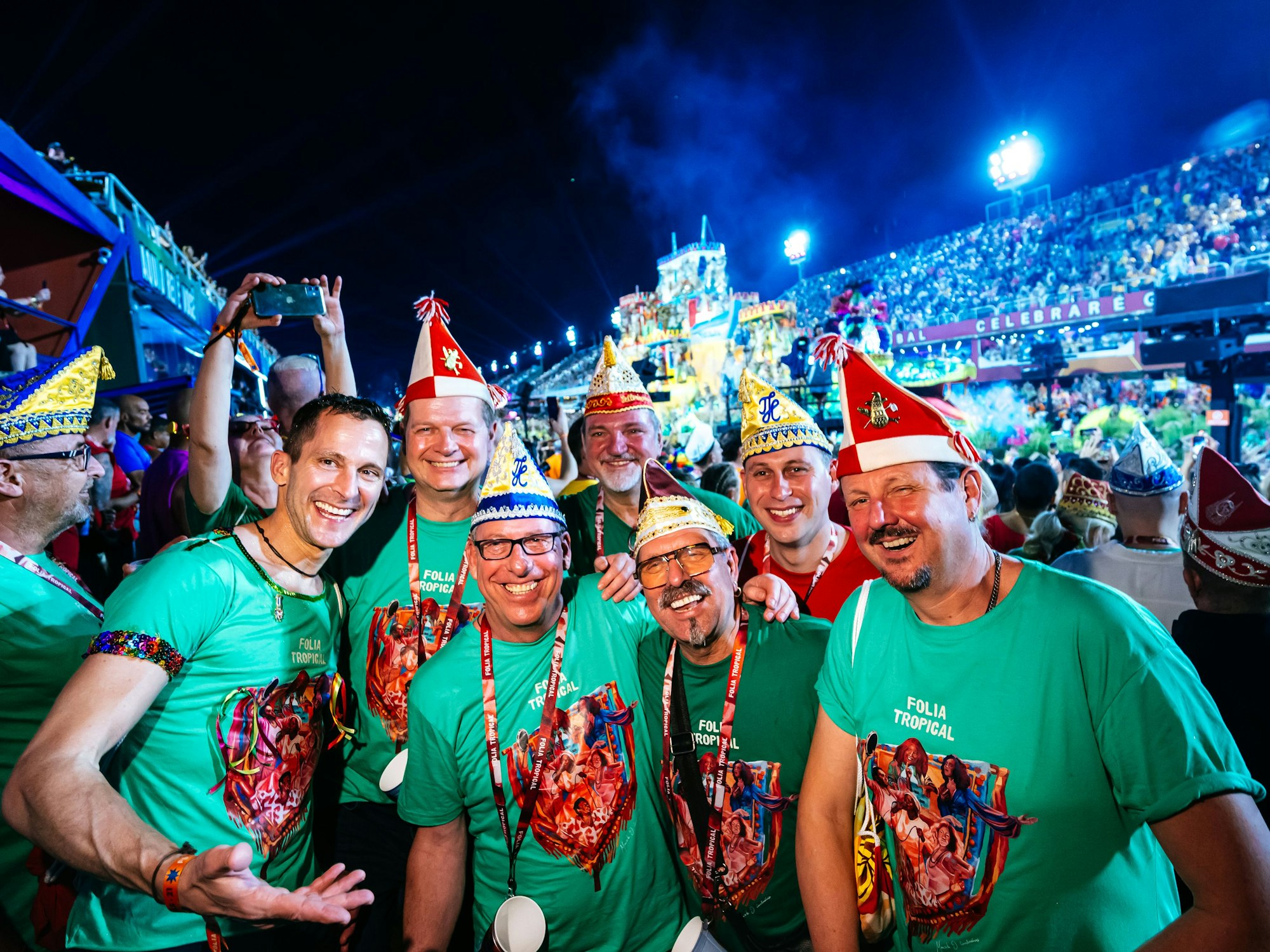Kölner Jecke im Sambódromo in Rio de Janeiro.