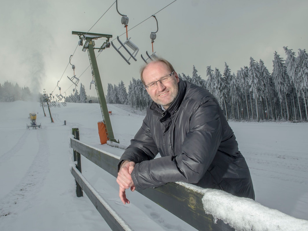 Liftbetreiber Dietmar Geilen auf dem „Sahnehang“ (Archivfoto)