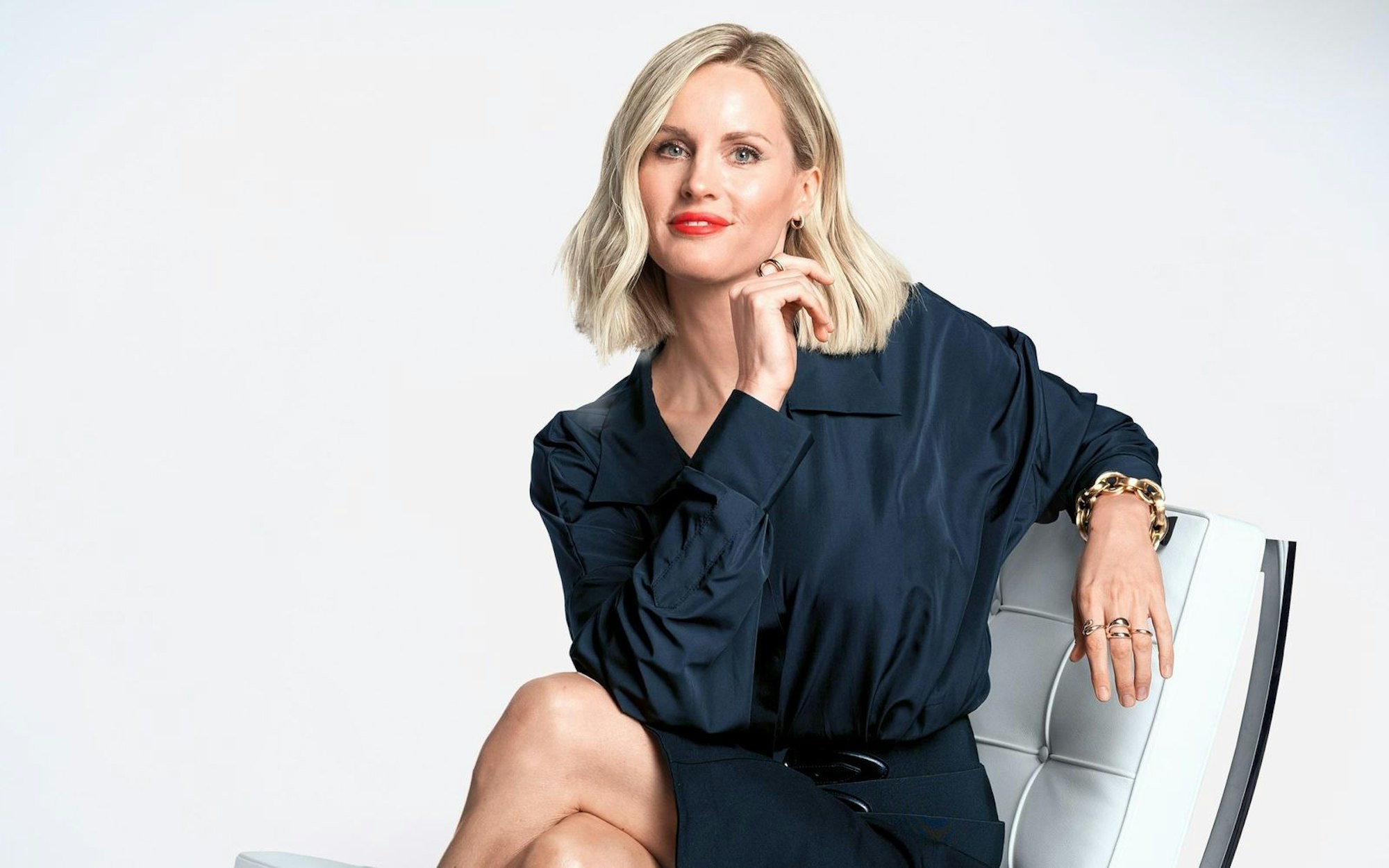 Sie ist die (nicht mehr ganz) Neue: Janna Ensthaler ist seit 2023 Teil von „Die Höhle der Löwen“. (Bild: RTL / Boris Breuer)