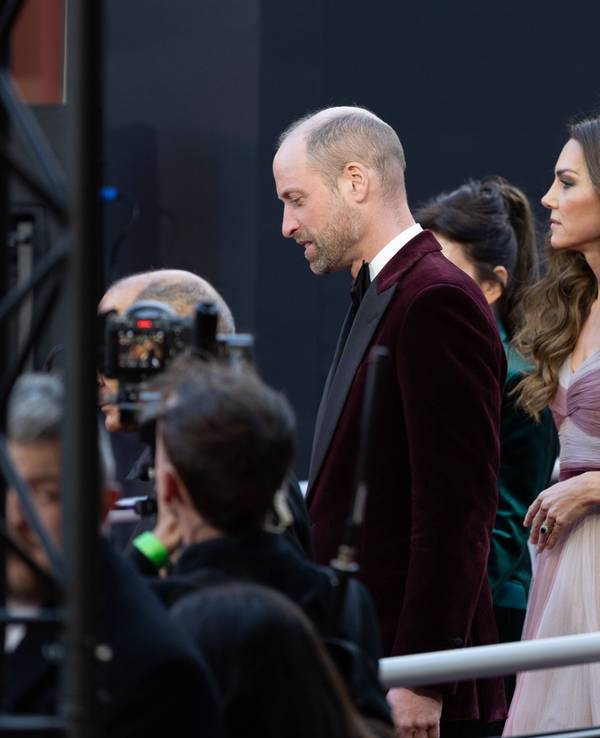 Prinz William und Prinzessin Kate mit anderen Personen