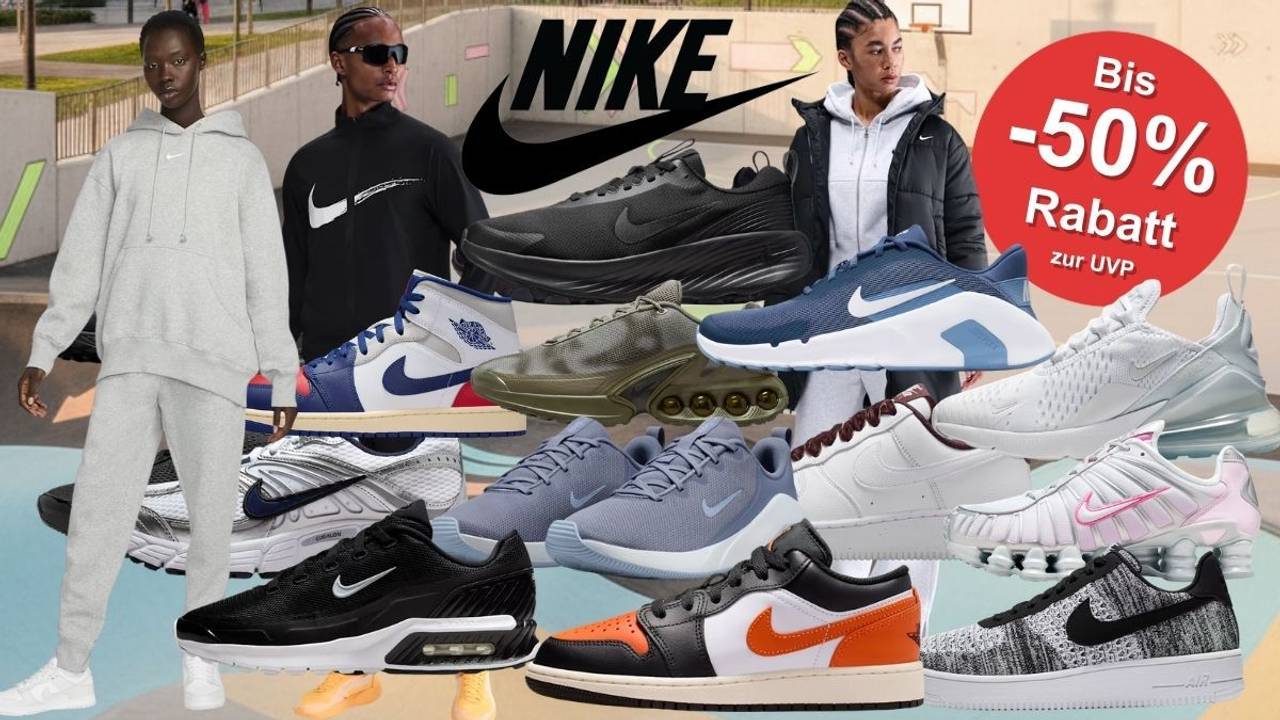 Nike Sneaker und Sportbekleidung, darunter Modelle wie Shox, Nike Air Jordan, Air Max, Air Force 1, Cortez sowie Jacken, Hoodies und Trainingsanzüge vor einem Hintergrund eines städtischen Sportplatzes.