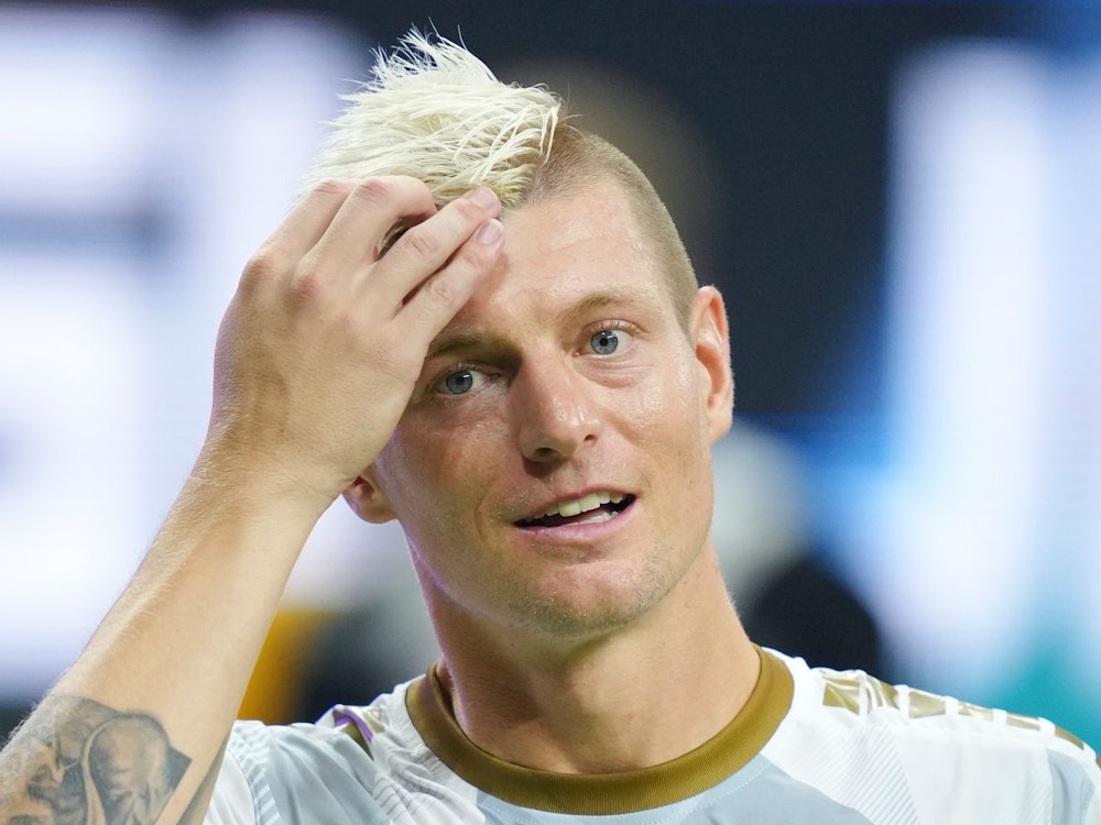 Toni Kroos hat in seinem Podcast von seinem Barbier-Besuch erzählt. (Bild: 2024 Getty Images/Pau Barrena)
