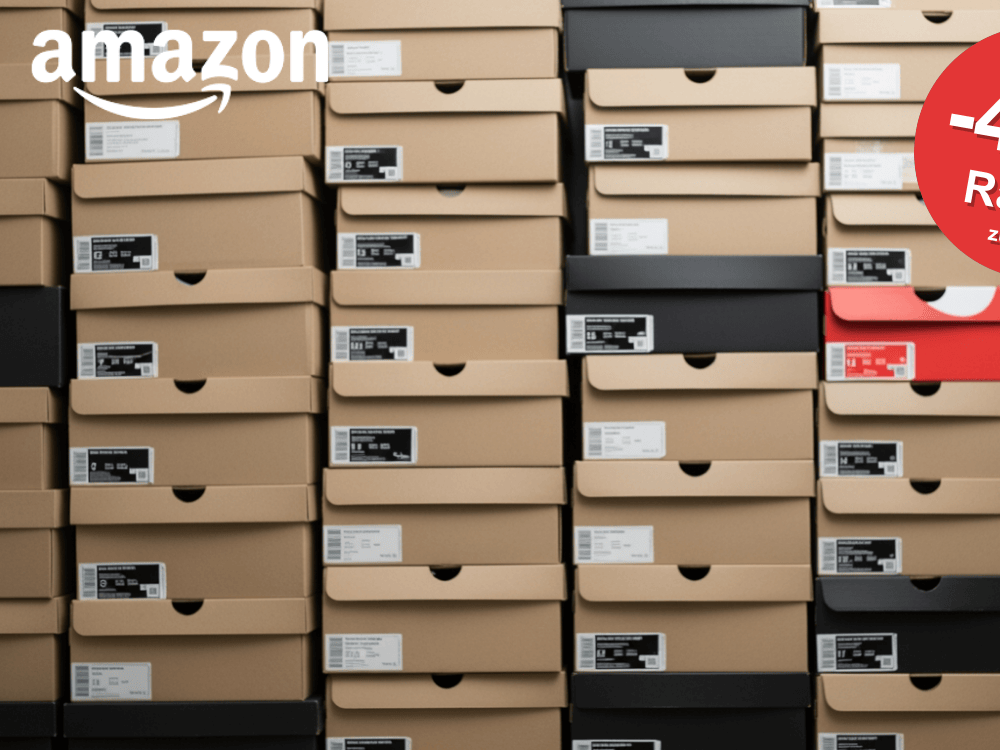 Gestapelte Schuhkartons.