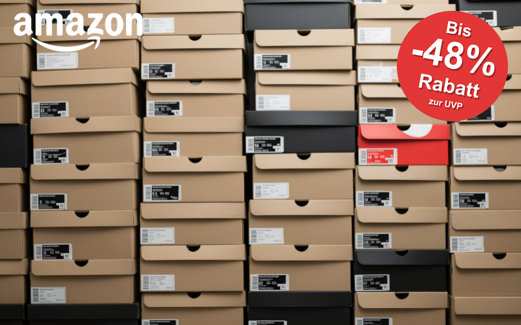 Gestapelte Schuhkartons.