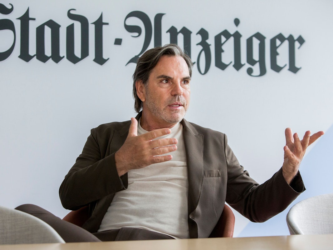 Volker Struth gestikuliert.