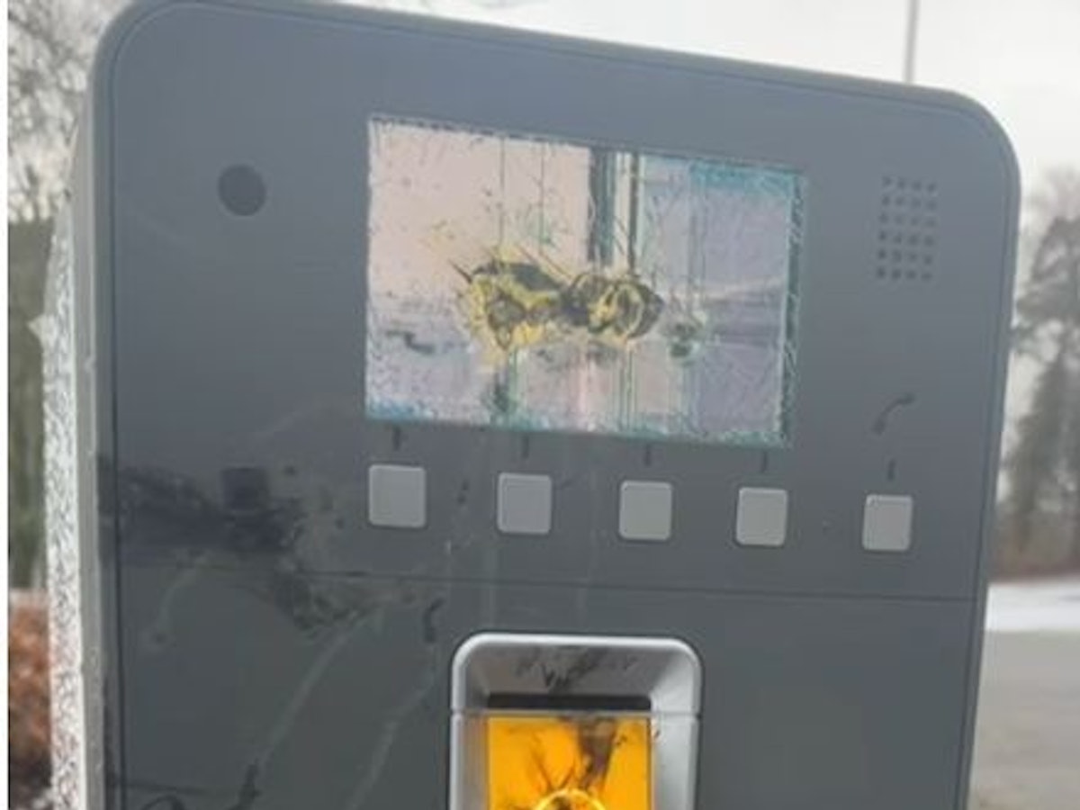 Der zerstörte Kassenautomat am Astoria Club in Köln