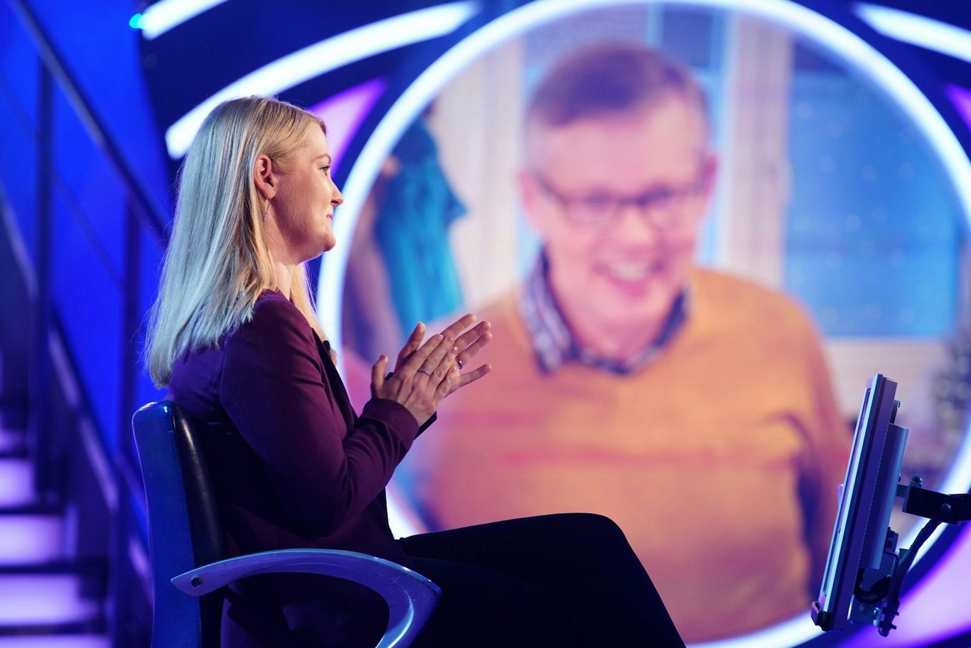 Melanie Offermanns Sohn hielt Günther Jauch für seinen Opa als er ihn erstmals im TV sah. Sie erspielte 16.000 Euro. (Bild: RTL / Stefan Gregorowius)