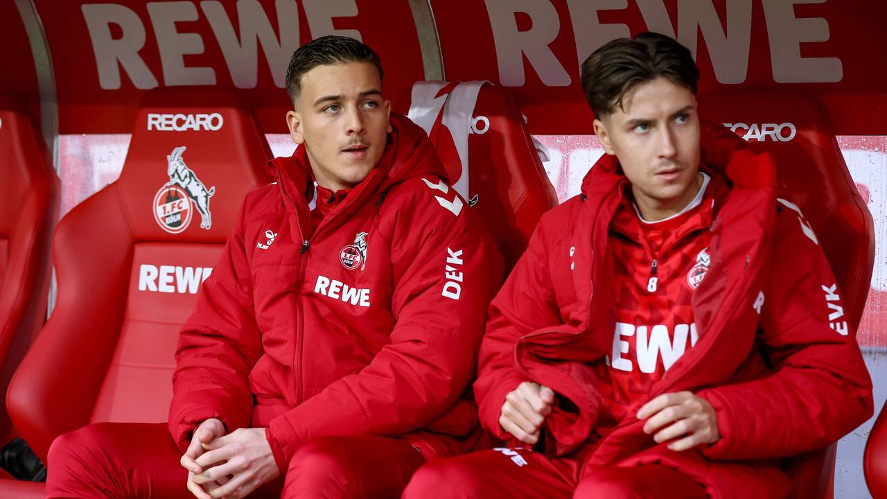 Said El Mala und Denis Huseinbasic sitzen auf der Bank.