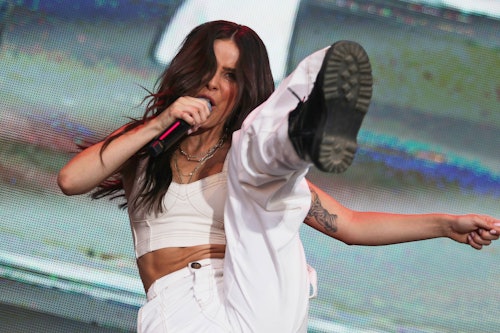 Sportlich aktiv: Auf der Bühne gibt Lena Meyer-Landrut stets alles, wie hier bei einem Auftritt in der Berliner Parkbühne 2019.