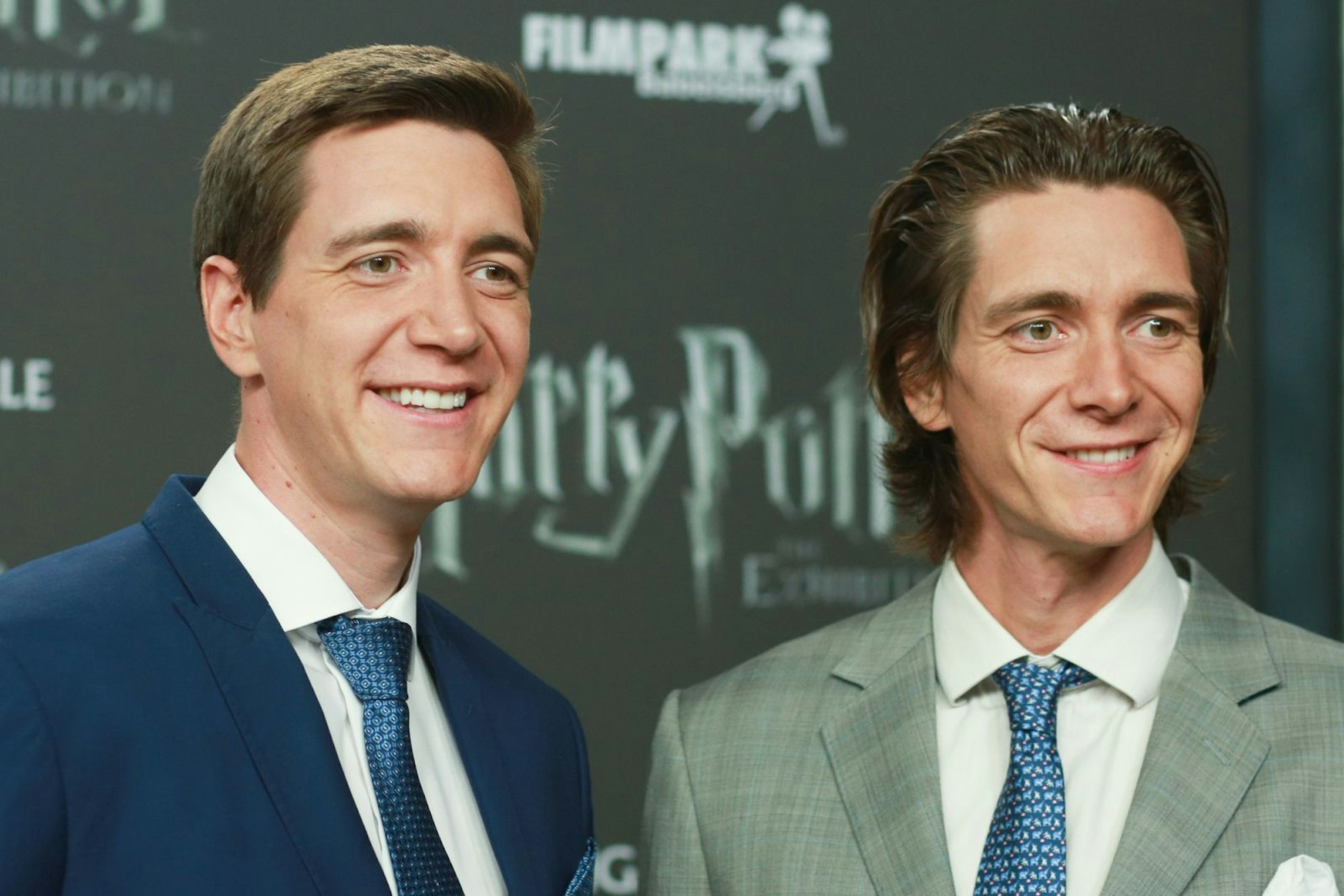 Wie ein Ei dem anderen gleichen sich die Phelps-Zwillinge nicht: James (rechts) trägt seine Haare etwas länger als Oliver. (Bild: 2018 Getty Images/Christian Marquardt)