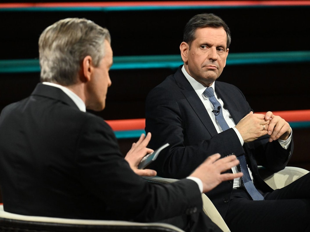 ZDF-Moderator Markus Lanz lockte Niedersachsens Ministerpräsident Olaf Lies am Dienstagabend mehrmals aus der Reserve. (Bild: ZDF / Cornelia Lehmann)