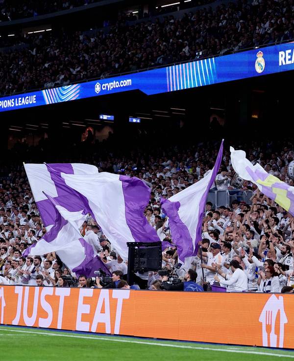 Blick auf die Fankurve von Real Madrid bei einem Spiel in der Champions League.