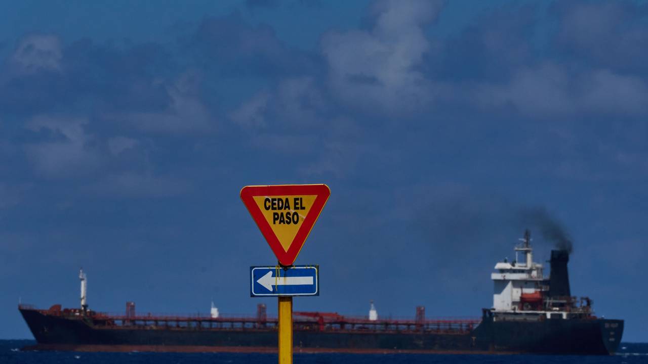 Ein Tanker fährt im Februar 2026 in die Bucht von Havanna ein.
