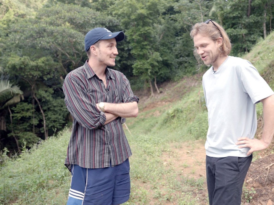 Der ukrainische Bauunternehmer Ivan (rechts) glaubt, „Demokratie ist ständige Veränderung.“ Das bedeute „totales Chaos für Business, Investitionen und so weiter“. (Bild: HR/Laura Will)