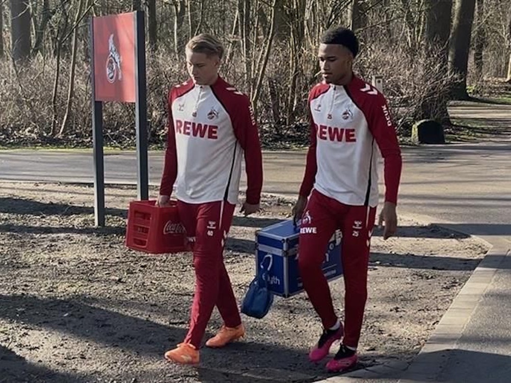 Fynn Schenten und David Fürst am Mittwoch auf dem Weg zum FC-Training.