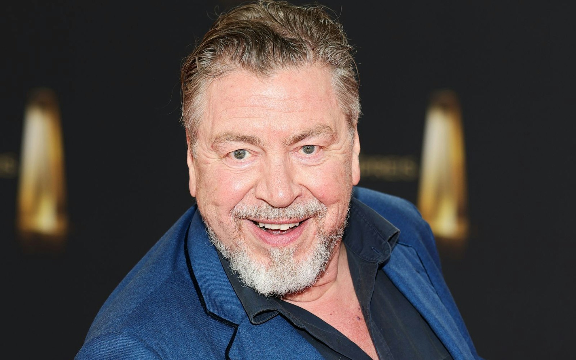 Armin Rohde ist einer der markantesten Schauspieler Deutschlands und in Interviews selten um klare Aussagen verlegen. (Bild: 2025 Getty Images/Andreas Rentz)