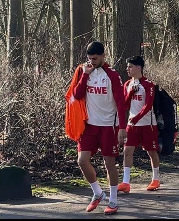 Cenk Özkacar, Felipe Chavez und Cenny Neumann (v.l.) gehen ins Franz-Kremer-Stadion.