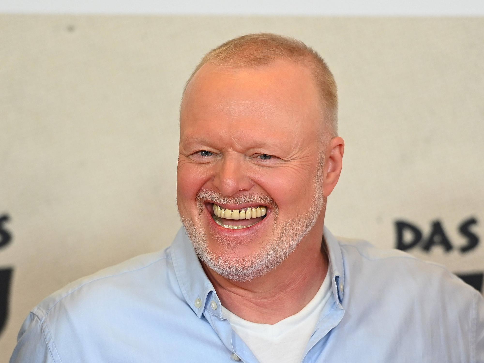 Stefan Raab lacht