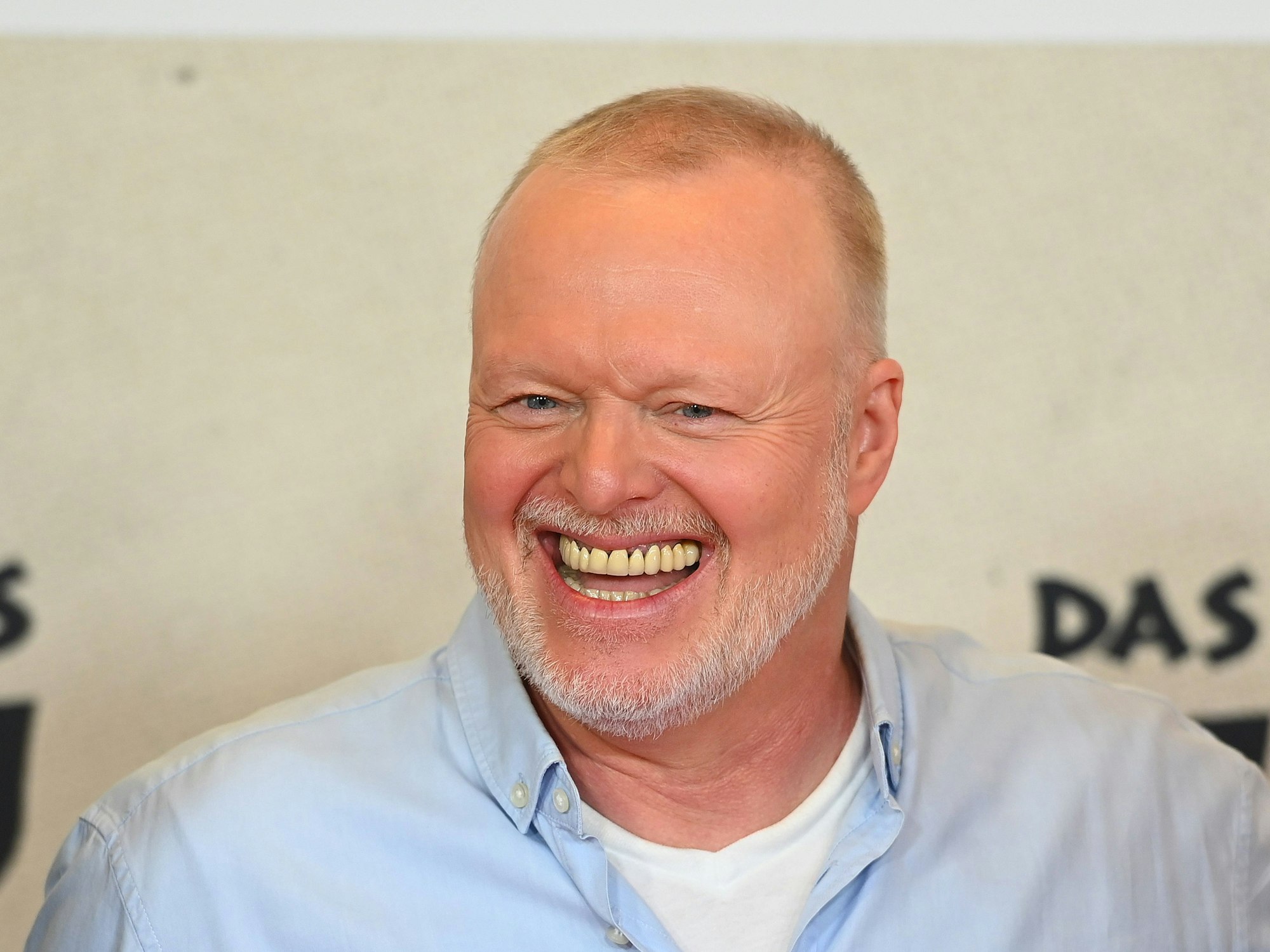 Stefan Raab lacht
