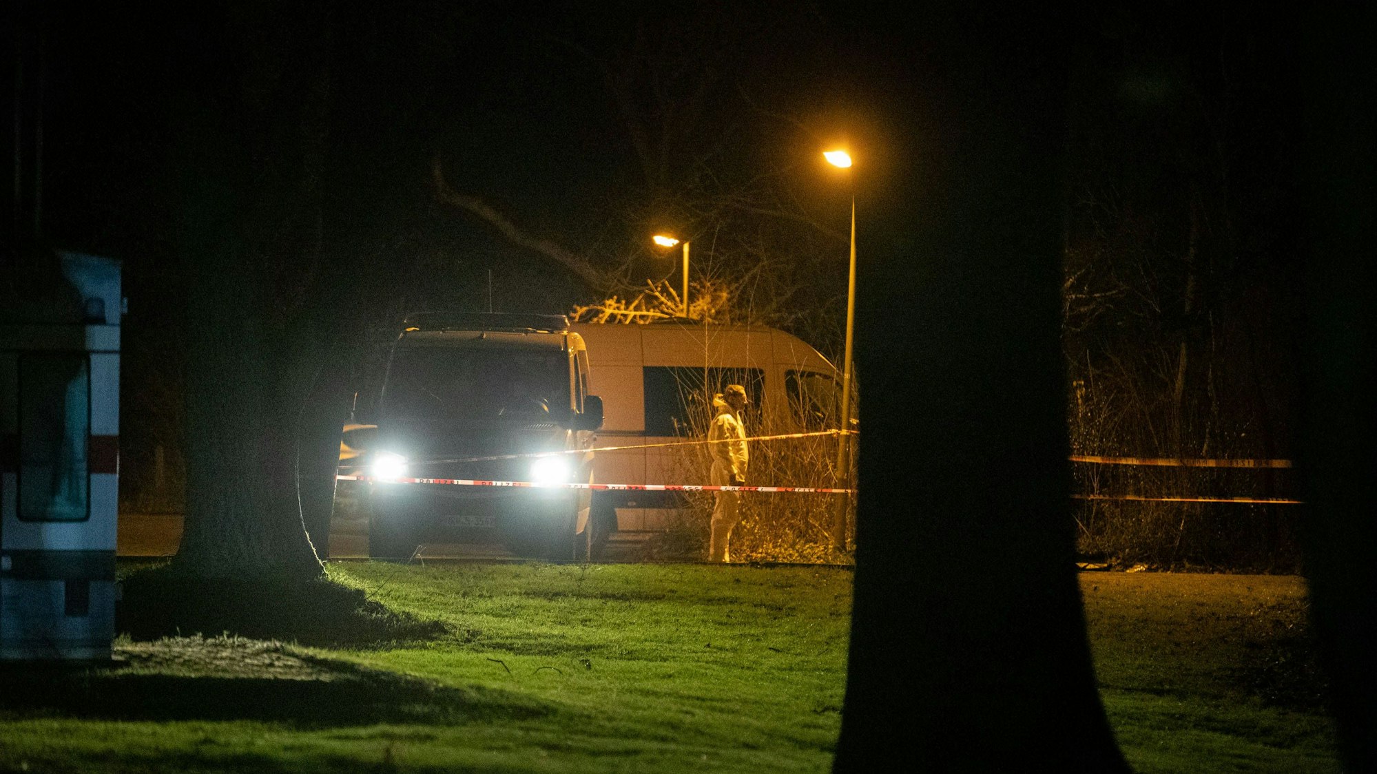 In einem Wald im Essener Süden sind menschliche Leichenteile entdeckt worden (Symbolbild).