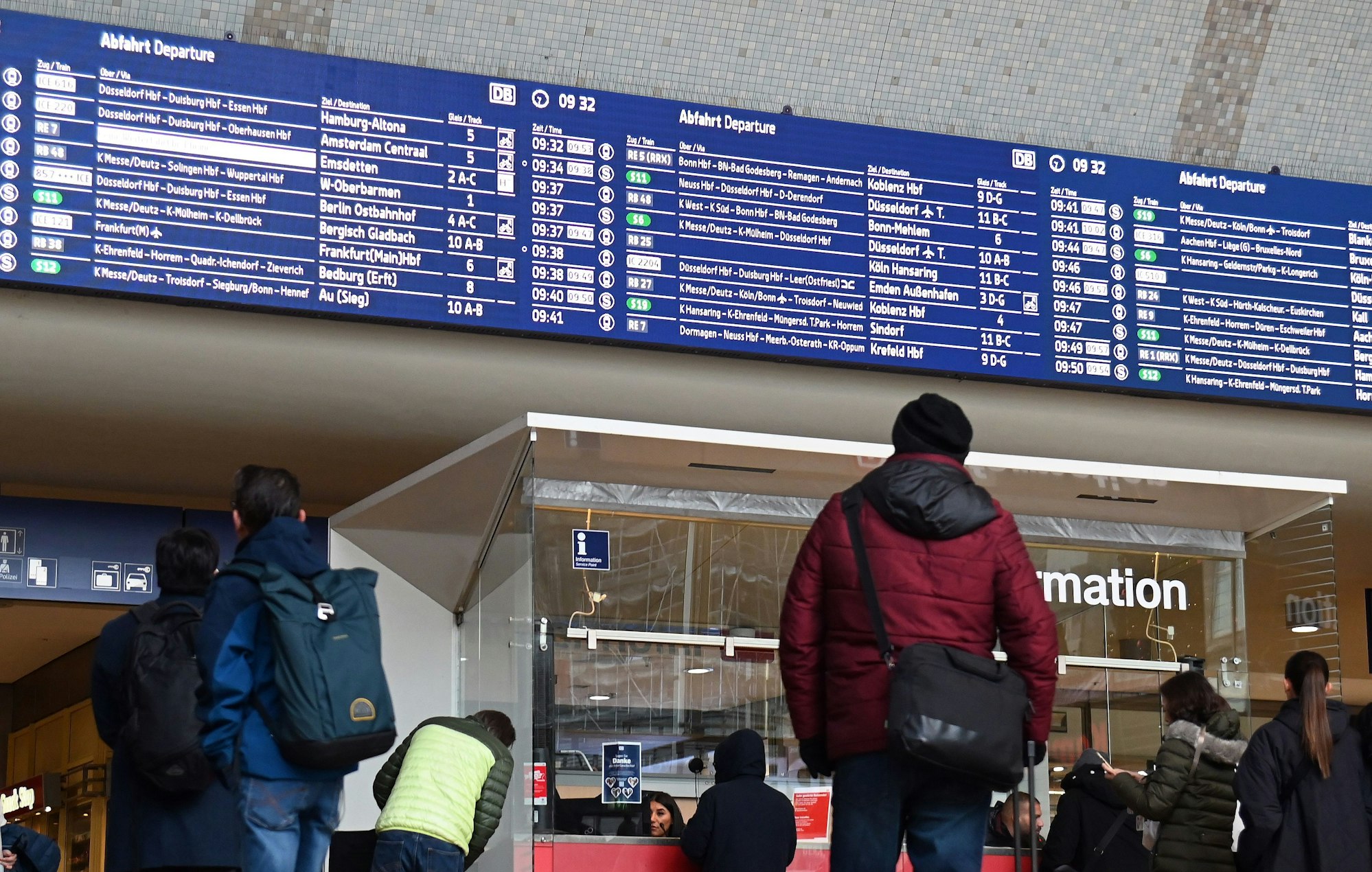 Ab September soll es erstmals eine Direktverbindung von Köln über den Flughafen in Brüssel bis nach Antwerpen geben (Archivbild).