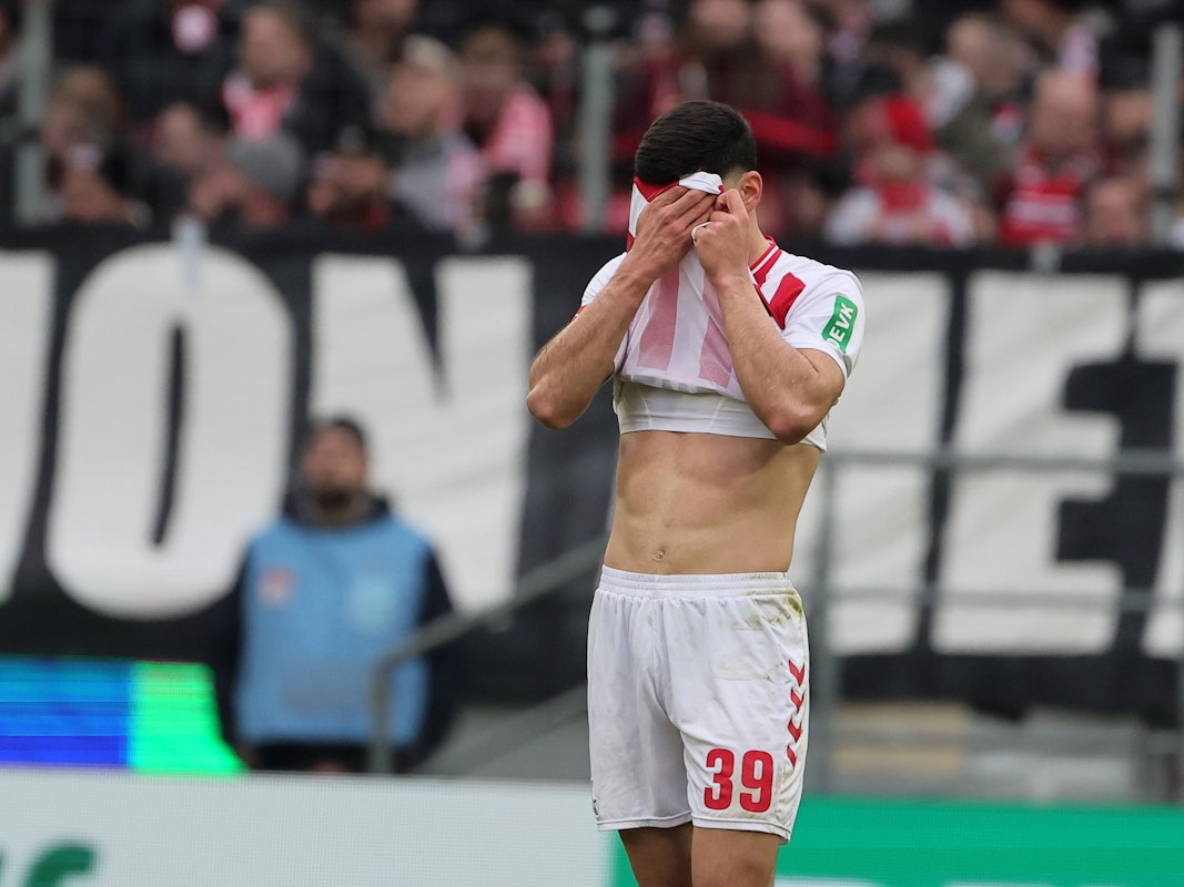 Cenk Özkacar (1. FC Köln) nach dem Spiel gegen RB Leipzig.