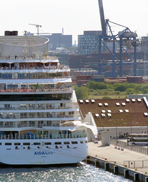 AIDAluna im Hafen von Kopenhagen.