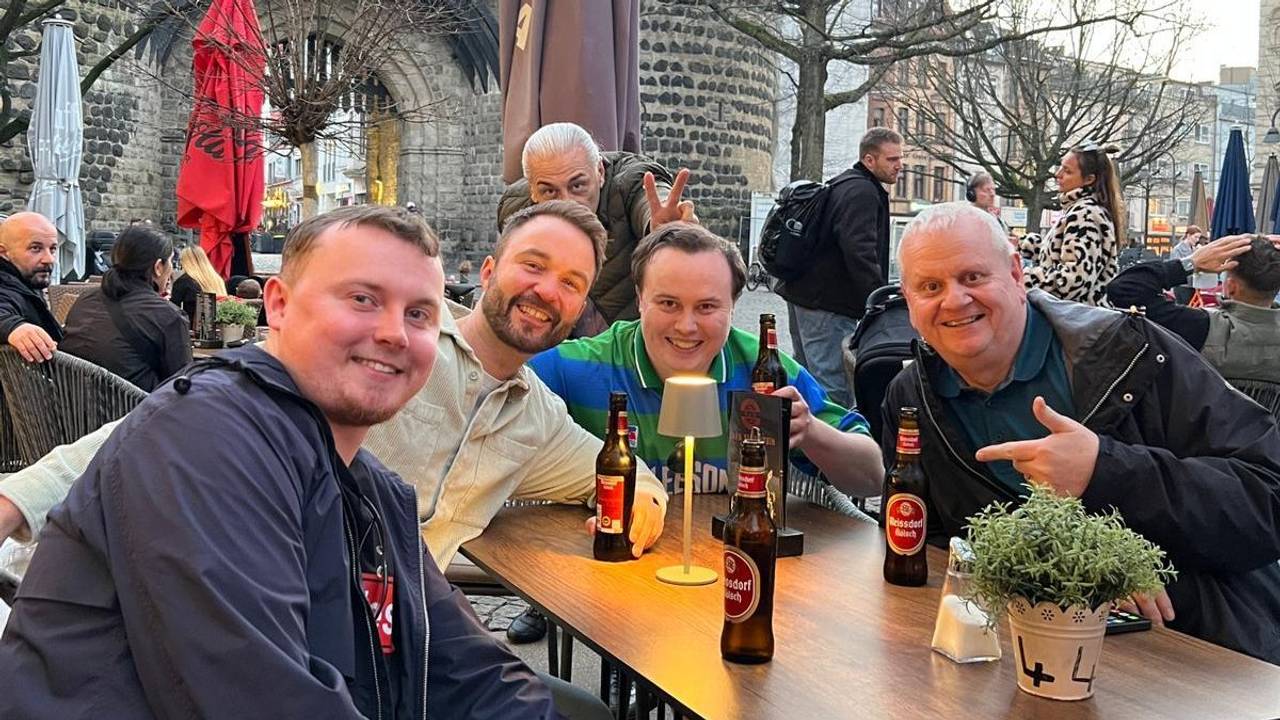 Robert Lerch (2.v.l.) mit seinen schottischen Freunden Lewis (li.), Ross und Colin (re.)