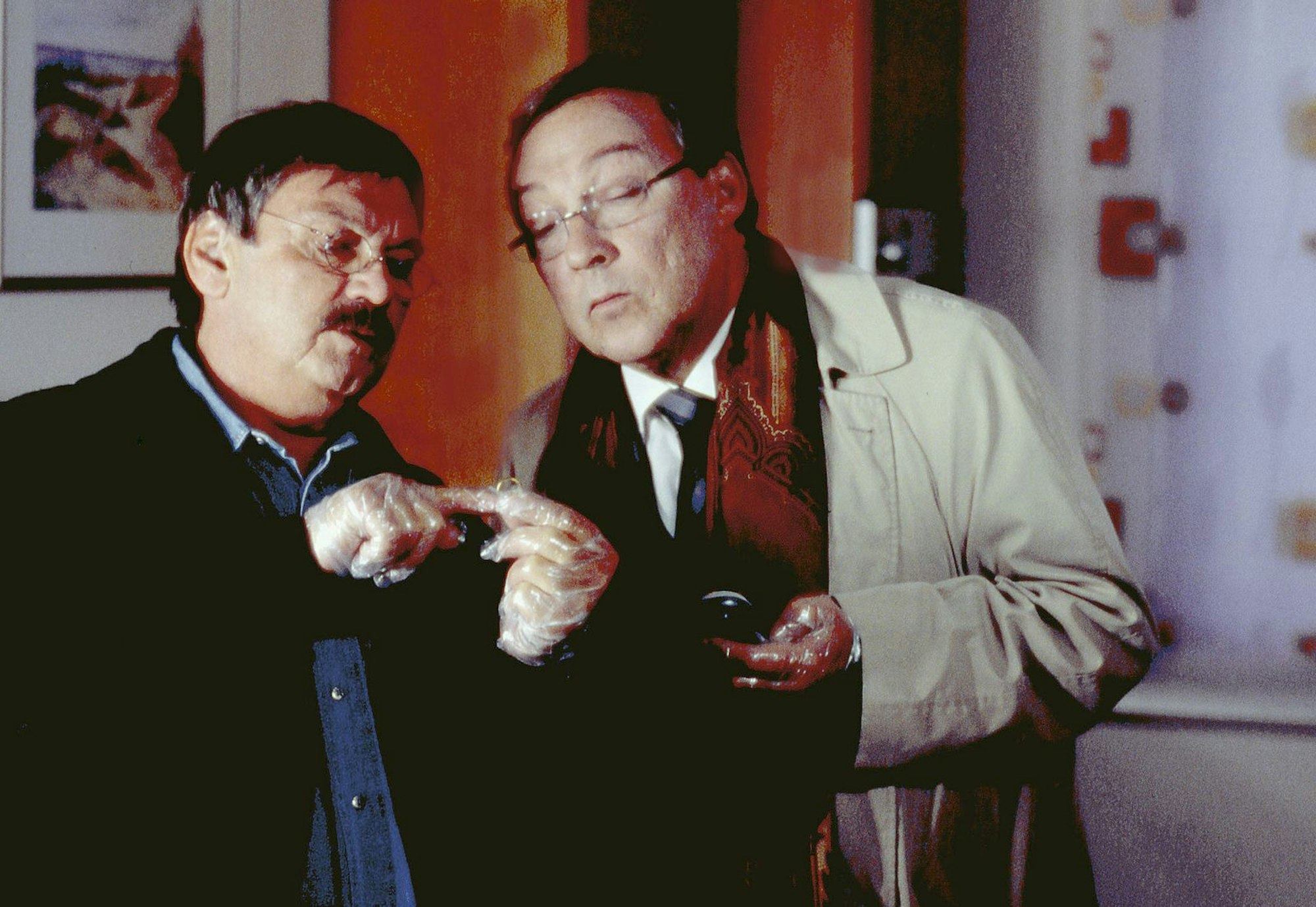 Von 1996 bis 2013 bildeten Wolfgang Winkler (links) und Jaecki Schwarz (Bild aus „Polizeiruf 110: Die Tote aus der Saale, zu sehen am Montag, 17. März, 20.15 Uhr, MDR) ein beliebtes Ermittlerteam. (Bild: MDR/Saxonia Media/Domonkos)