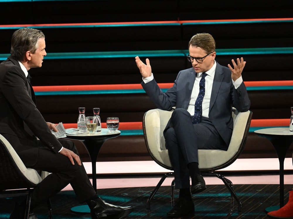Markus Lanz (links) war sichtlich überrascht von Carsten Linnemanns Äußerungen zu möglichen Steuererhöhungen. (Bild: ZDF / Cornelia Lehmann)