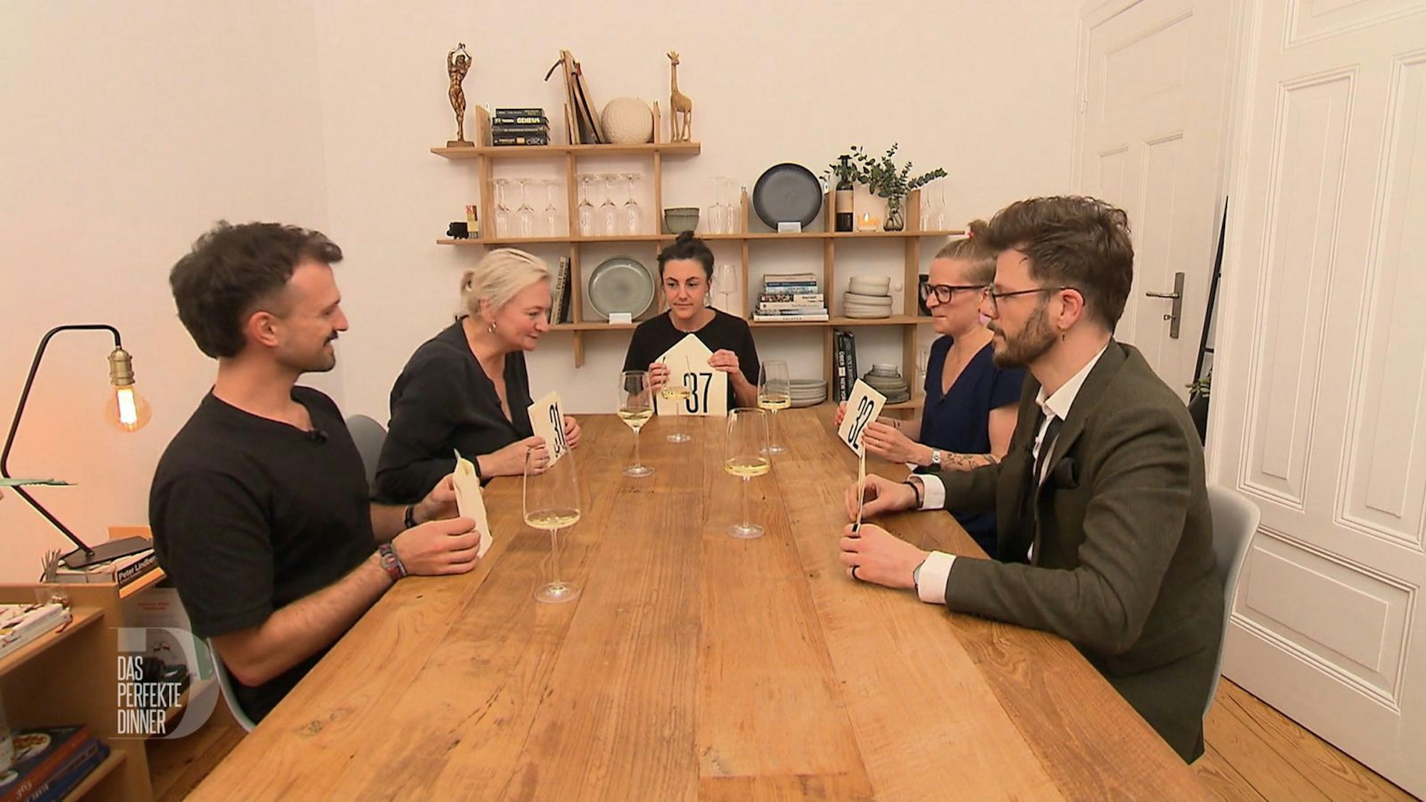 Mit 37 Punkten gewinnt Katrin „Das perfekte Dinner“ in Hamburg. (Bild: RTL)