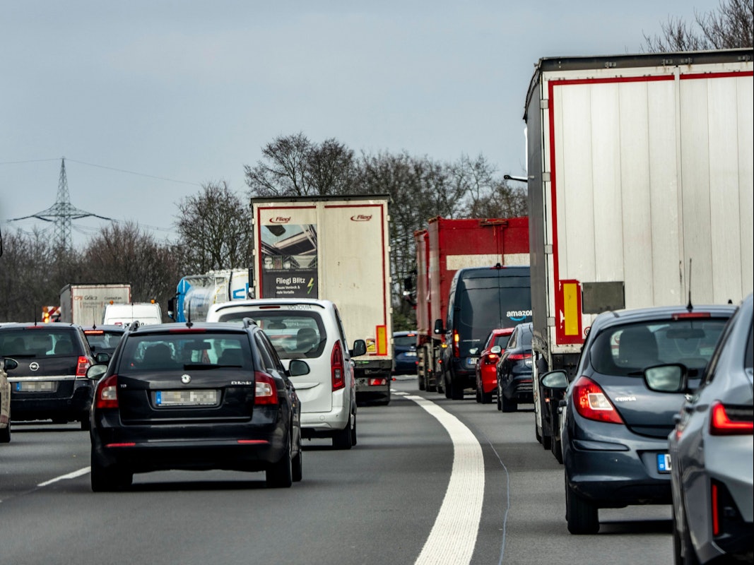 In NRW staute es sich am ersten Tag des Warnstreiks (Archivbild).