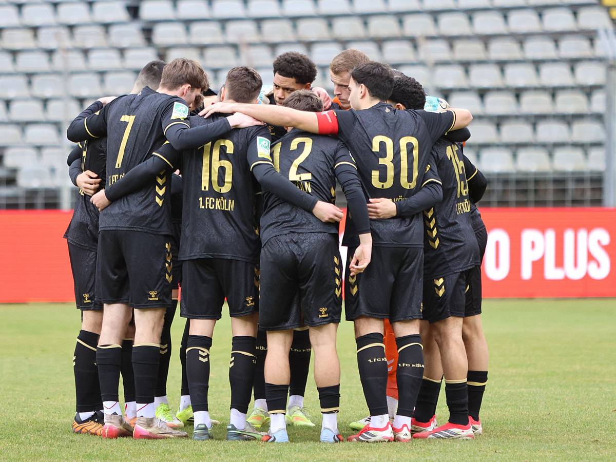 Spielerkreis bei der U21 des 1. FC Köln.