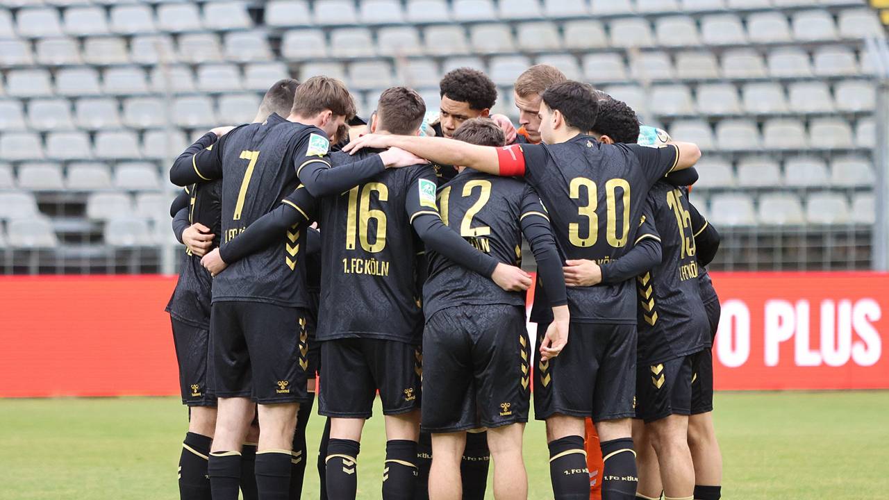 Spielerkreis bei der U21 des 1. FC Köln.